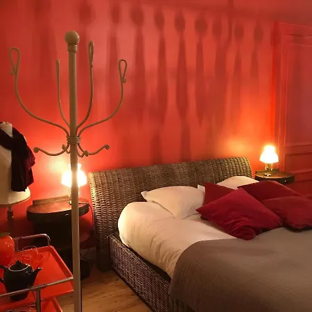 Bed & Breakfast Chateau Rouge 47 *
