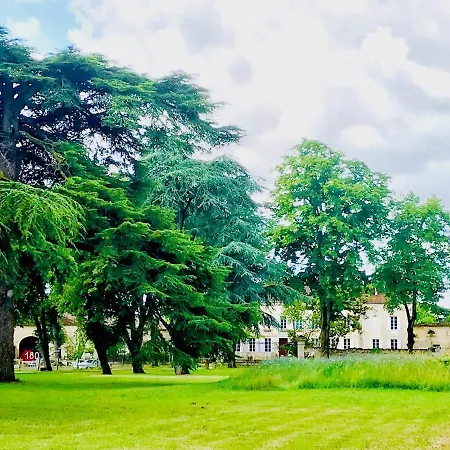 Bed and Breakfast Chateau Rouge 47