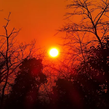 לינה וארוחת בוקר Chateau Rouge 47 Sainte-Bazeille