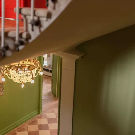 Bed & Breakfast Chateau Rouge 47