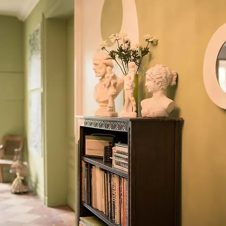 Bed and Breakfast Chateau Rouge 47 *