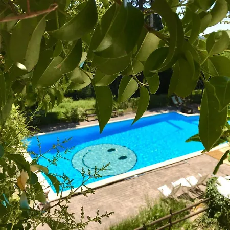 Chateau Rouge 47 Bed and Breakfast *