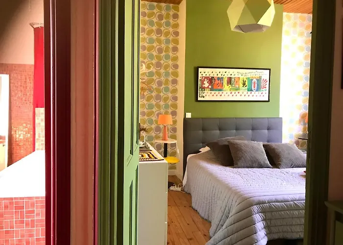 红色庄园47号住宿加早餐旅馆 Sainte-Bazeille