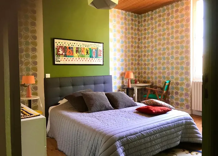 红色庄园47号住宿加早餐旅馆 *