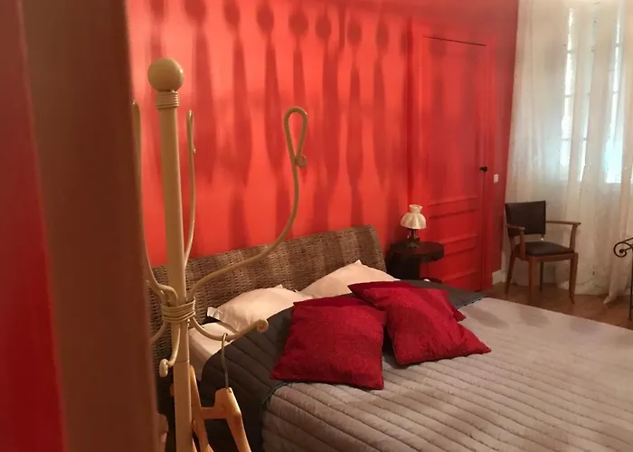 Chateau Rouge 47 Bed & Breakfast