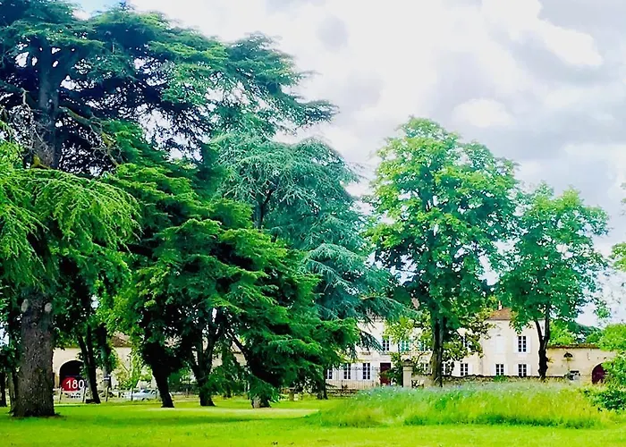 Bed & Breakfast Chateau Rouge 47