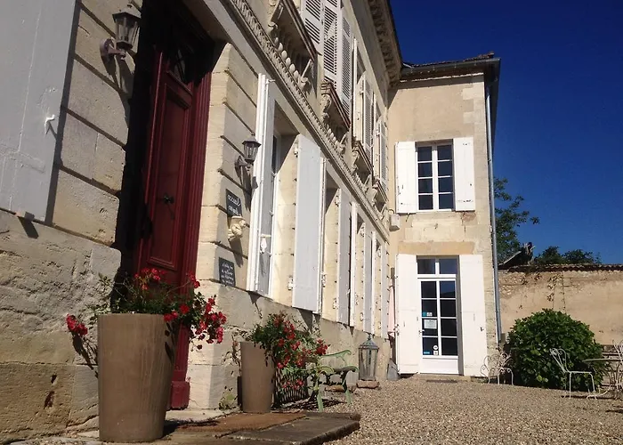 Chateau Rouge 47 Bed & Breakfast *