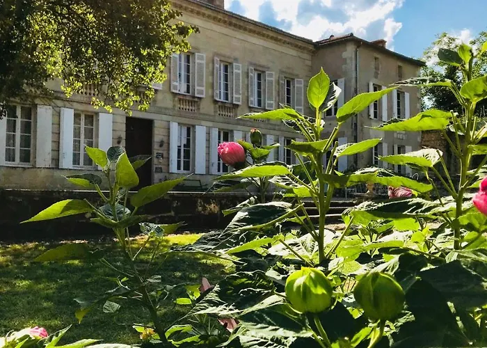 ベッド・アンド・ブレックファスト Chateau Rouge 47 Sainte-Bazeille
