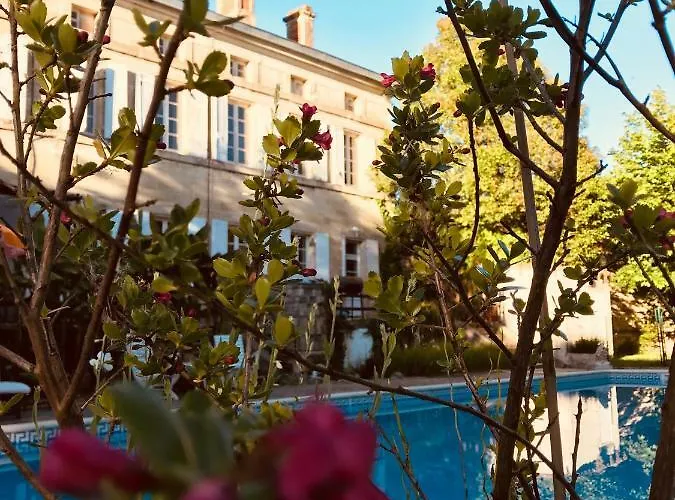 Bed & Breakfast Chateau Rouge 47 *