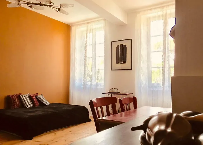 Chateau Rouge 47 Bed & Breakfast