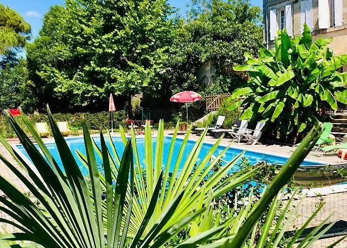 Chateau Rouge 47 Bed & Breakfast